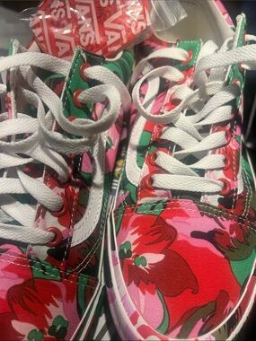 Vans Women's Floral Low-Top Sneakers in Pink, Red & Green size 10 women 8.5 men